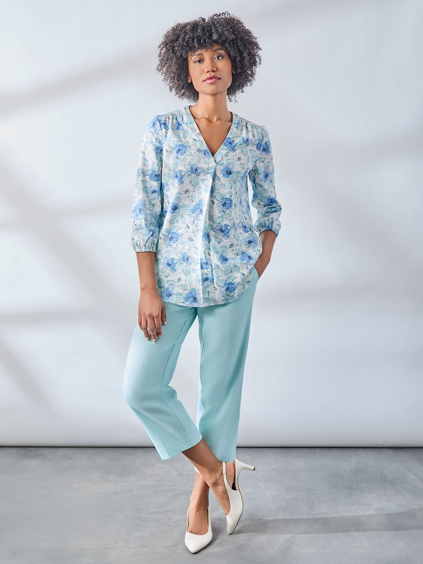 Print V-Neck Pleated Kelly Blouse, Linen Blend