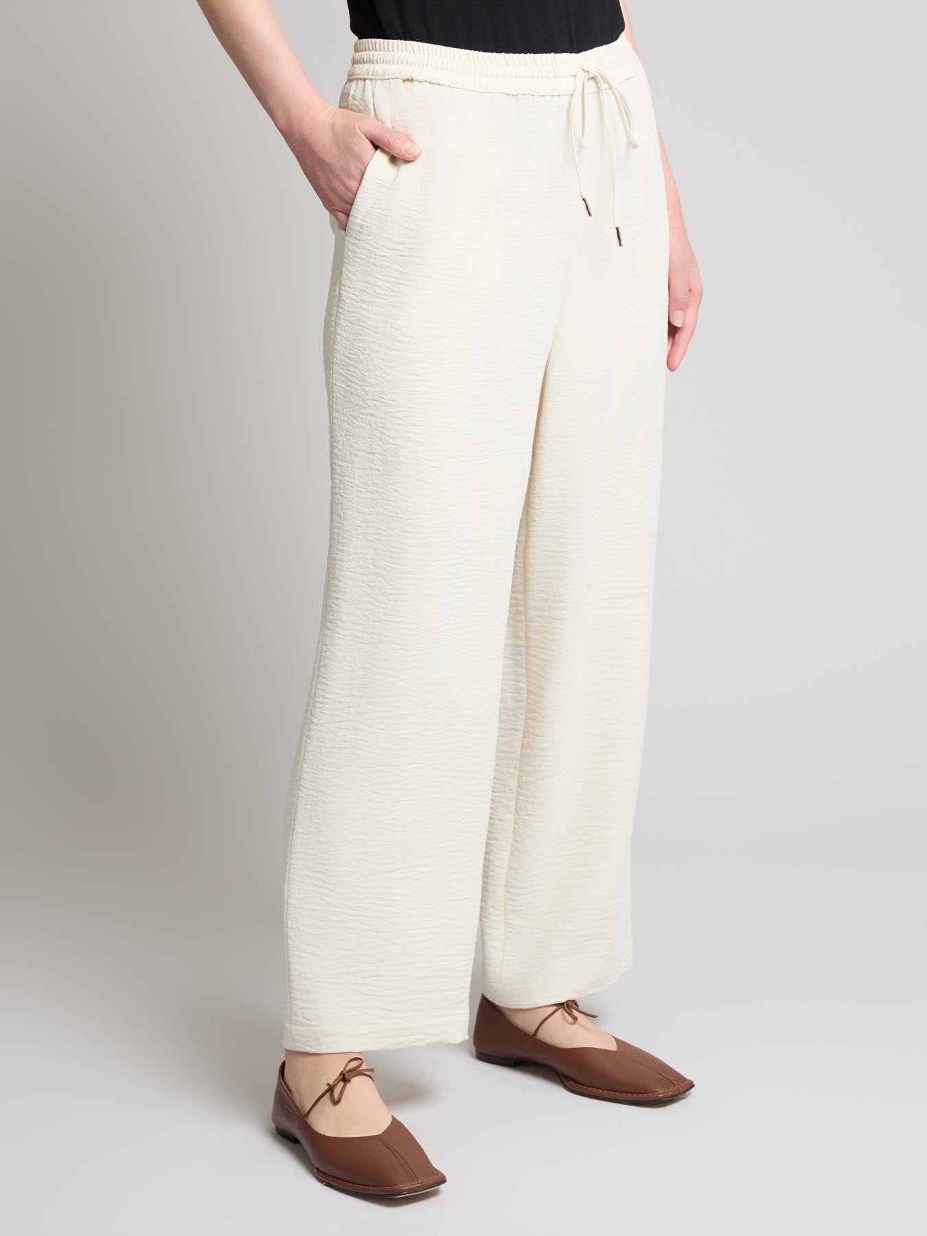 Plus Pull-On Textured Wide Leg Pant